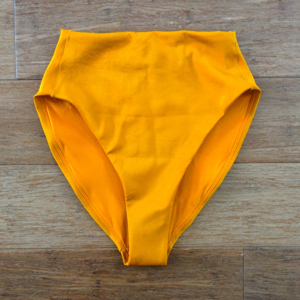 NWT - Left on Friday Hi Hi Bottom - M - 24k